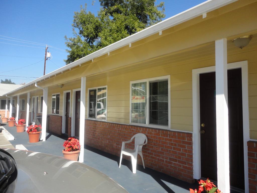 Colusa Motel Bagian luar foto