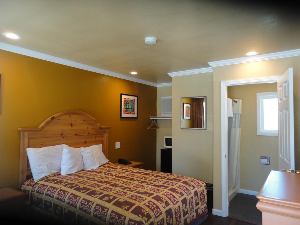 Colusa Motel Bagian luar foto