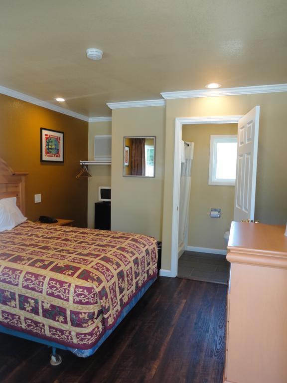 Colusa Motel Bagian luar foto