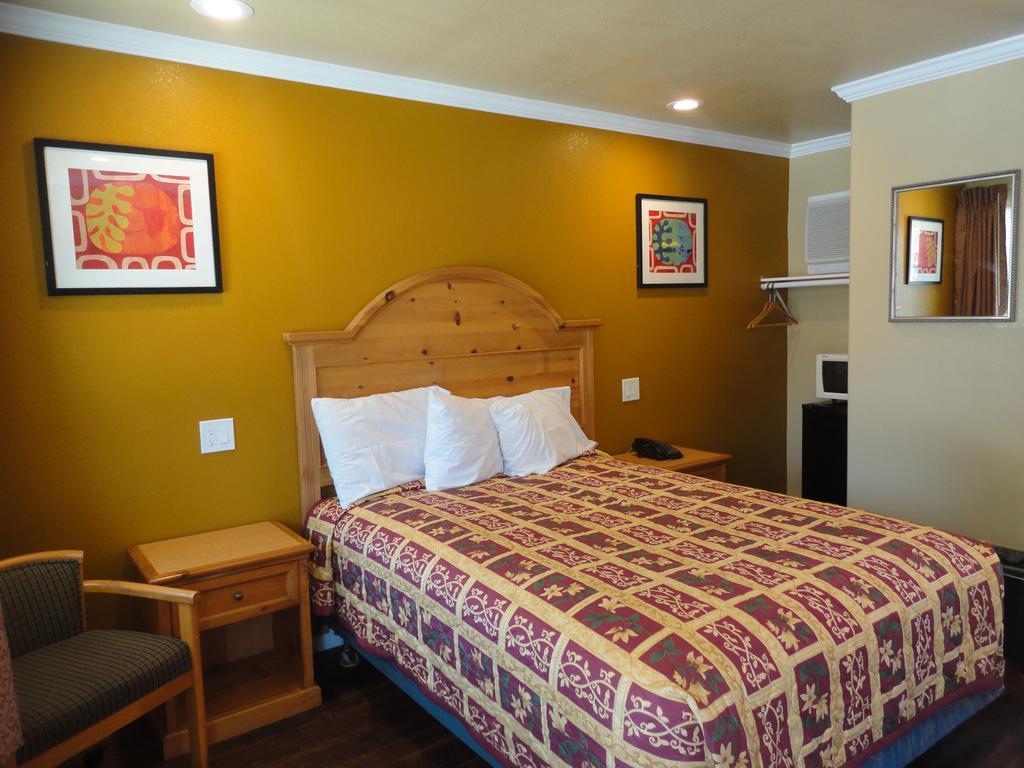 Colusa Motel Bagian luar foto